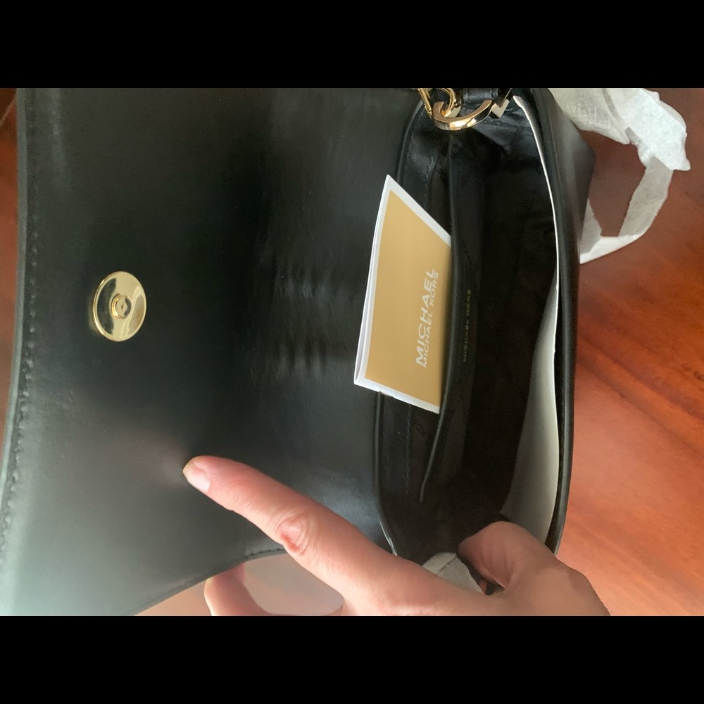 Purses - Picture 2 of 8